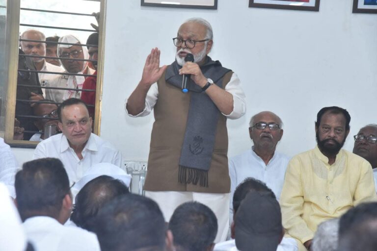 अस्मितेच्या लढ्यासाठी एकजूट होण्याचे छगन भुजबळ यांचे आवाहन – येवला कार्यालयात पदाधिकारी व कार्यकर्त्यांची महत्वपूर्ण बैठक