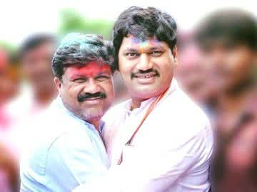 संतोष देशमुख हत्या प्रकरण: सरकारच्या कार्यक्षमतेवर प्रश्नचिन्ह?