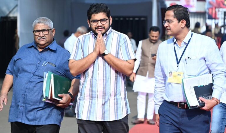 महाराष्ट्र हिवाळी अधिवेशन २०२४: पोलिसांच्या गृहकर्ज अर्जांवरील प्रलंबित प्रकरणे आणि बोरगाव टोल बंद करण्याची आमदार रोहित पाटील यांची ठाम मागणी