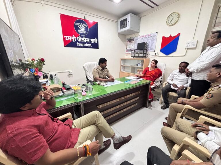 करजगी बालिका अत्याचार प्रकरणाची राज्य महिला आयोगाकडून दखल. खटला फास्ट ट्रॅक कोर्टात चालवला जावा – रूपाली चाकणकर